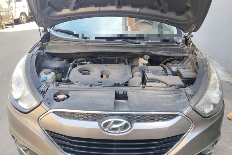 Used Hyundai ix35 2012 2.0L Automatic Two-Wheel Drive New Edition GL Engine Bay