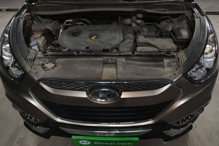 Used Hyundai ix35 2012 2.0L Manual Two-Wheel Drive New Edition GL Engine Bay