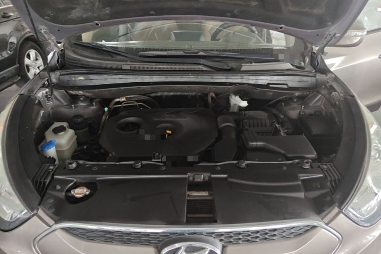 Used Hyundai ix35 2012 2.0L Automatic Two-Wheel Drive Elite Edition GLS Engine Bay