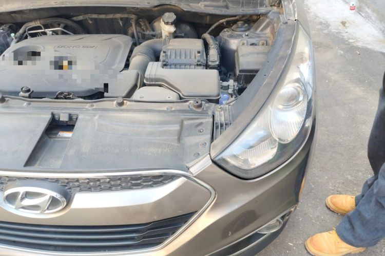 Used Hyundai ix35 2012 2.0L Automatic Two-Wheel Drive New Edition GL Engine Bay Left