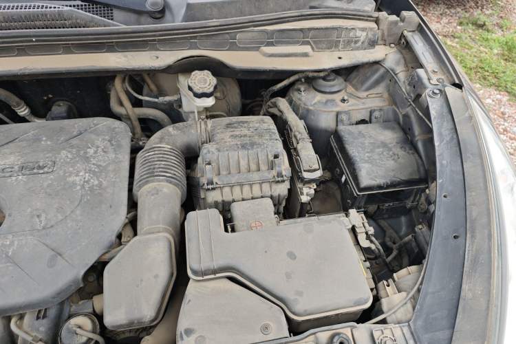 Used Hyundai ix35 2012 2.0L Automatic Two-Wheel Drive Elite Edition GLS Engine Bay Left