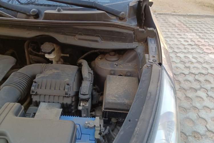 Used Hyundai ix35 2012 2.0L Automatic Two-Wheel Drive Elite Edition GLS Engine Bay Left