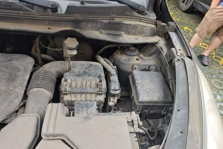 Used Hyundai ix35 2012 2.0L Automatic Two-Wheel Drive Elite Edition GLS Engine Bay Left