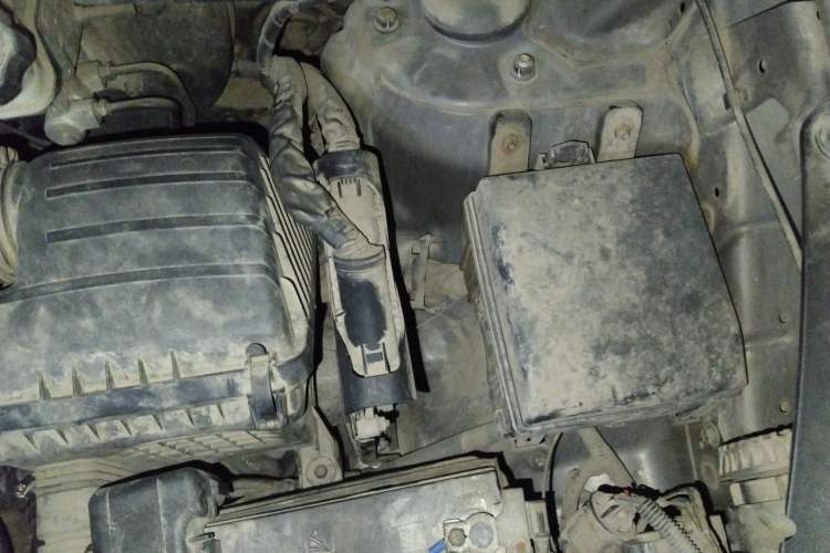 Used Hyundai ix35 2012 2.4L Automatic Two-Wheel Drive Prestige Edition GLS Engine Bay Left