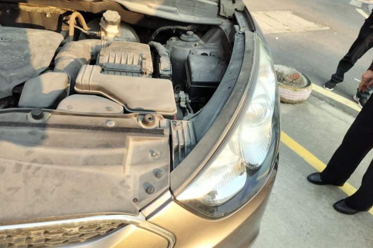 Used Hyundai ix35 2012 2.0L Automatic Two-Wheel Drive Elite Edition GLS Engine Bay Left