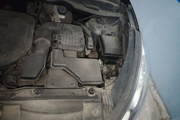 Used Hyundai ix35 2012 2.0L Automatic Two-Wheel Drive Elite Edition GLS Engine Bay Left