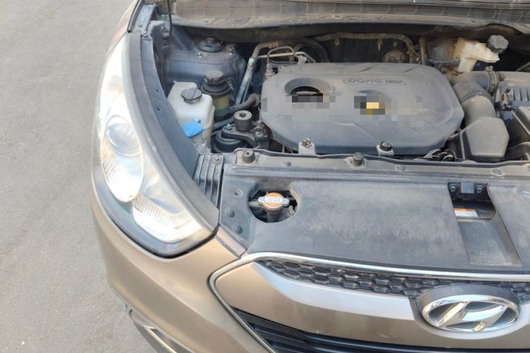 Used Hyundai ix35 2012 2.0L Automatic Two-Wheel Drive New Edition GL Engine Bay Right