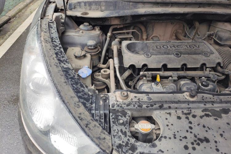 Used Hyundai ix35 2012 2.0L Manual Two-Wheel Drive New Edition GL Engine Bay Right