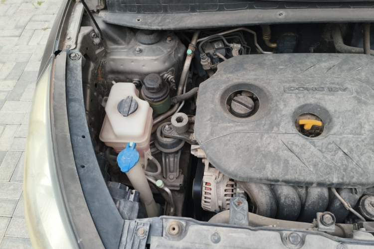 Used Hyundai ix35 2012 2.0L Automatic Two-Wheel Drive New Edition GL Engine Bay Right