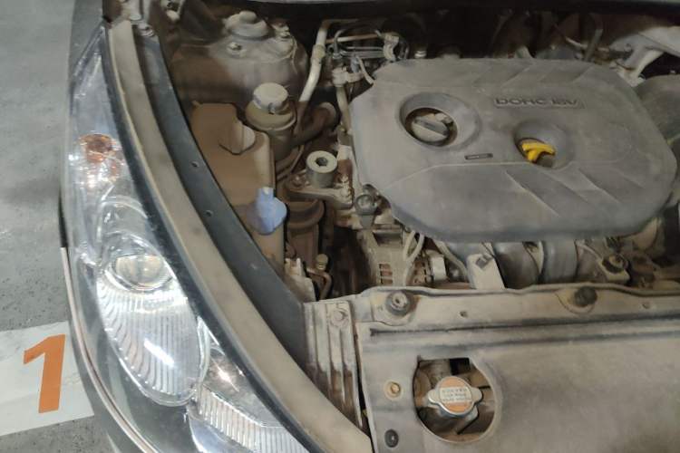 Used Hyundai ix35 2012 2.0L Automatic Two-Wheel Drive Elite Edition GLS Engine Bay Right
