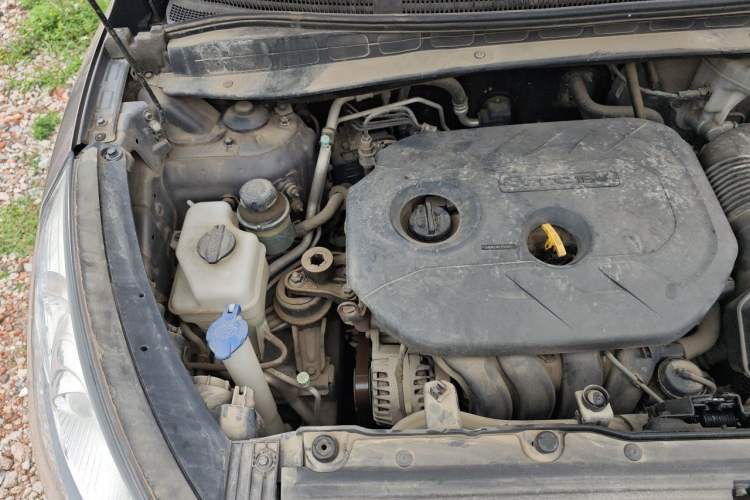 Used Hyundai ix35 2012 2.0L Automatic Two-Wheel Drive Elite Edition GLS Engine Bay Right