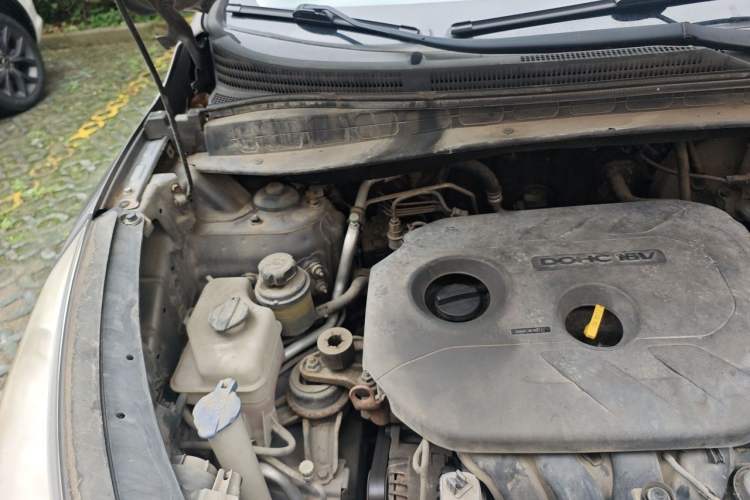 Used Hyundai ix35 2012 2.0L Automatic Two-Wheel Drive Elite Edition GLS Engine Bay Right