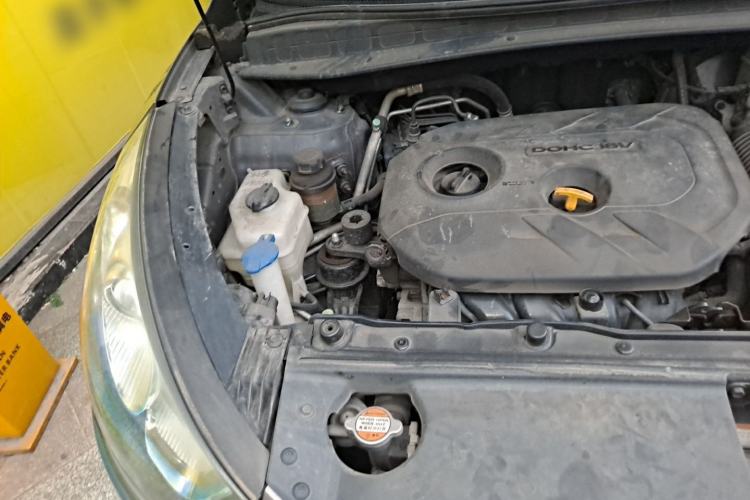 Used Hyundai ix35 2012 2.0L Automatic Two-Wheel Drive Elite Edition GLS Engine Bay Right