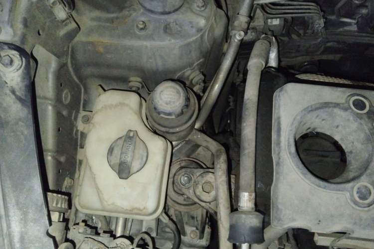 Used Hyundai ix35 2012 2.4L Automatic Two-Wheel Drive Prestige Edition GLS Engine Bay Right