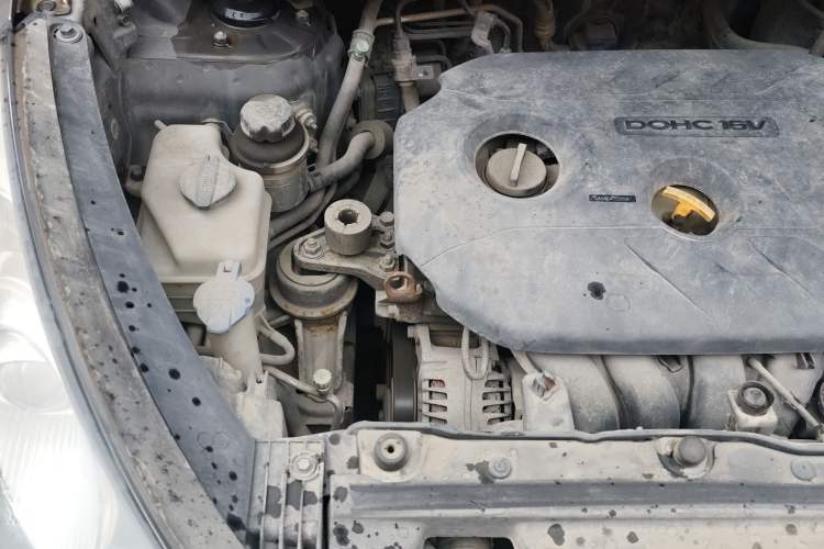 Used Hyundai ix35 2012 2.0L Automatic Two-Wheel Drive Elite Edition GLS Engine Bay Right