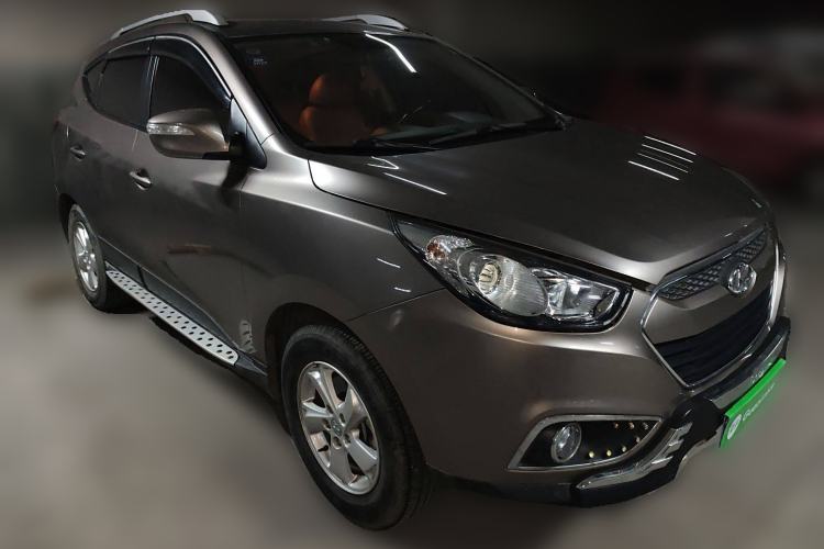 Used Hyundai ix35 2012 2.0L Manual Two-Wheel Drive New Edition GL Exterior 2