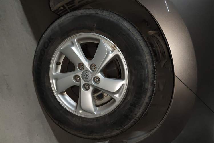 Used Hyundai ix35 2012 2.0L Manual Two-Wheel Drive New Edition GL Exterior 7