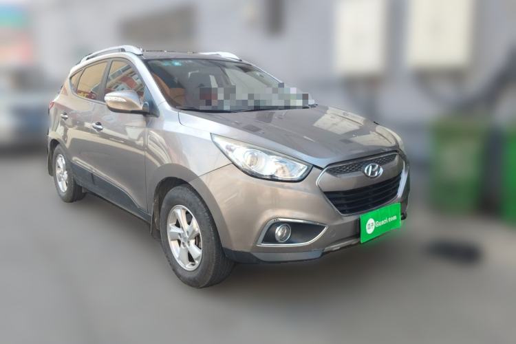 Used Hyundai ix35 2012 2.0L Automatic Two-Wheel Drive New Edition GL Front Right 45 Deg