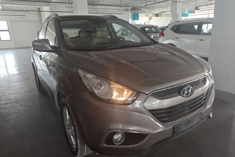 Used Hyundai ix35 2012 2.0L Automatic Two-Wheel Drive Elite Edition GLS Front Right 45 Deg