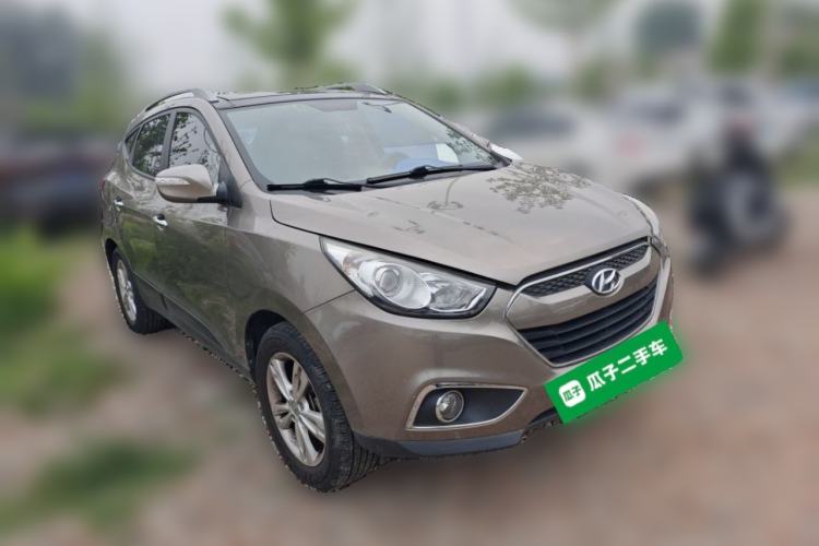 Used Hyundai ix35 2012 2.0L Automatic Two-Wheel Drive Elite Edition GLS Front Right 45 Deg