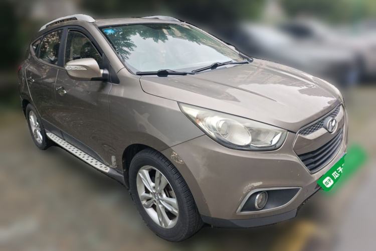Used Hyundai ix35 2012 2.0L Automatic Two-Wheel Drive Elite Edition GLS Front Right 45 Deg