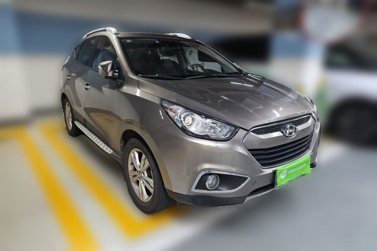 Used Hyundai ix35 2012 2.0L Automatic Two-Wheel Drive Elite Edition GLS Front Right 45 Deg