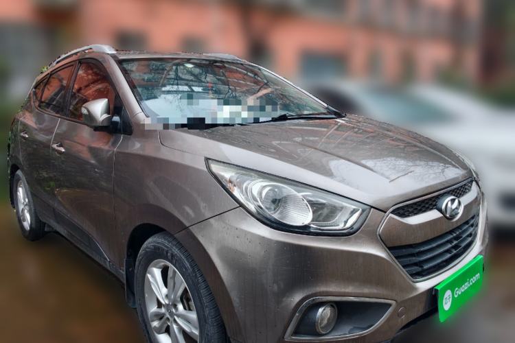 Used Hyundai ix35 2012 2.0L Automatic Two-Wheel Drive Elite Edition GLS Front Right 45 Deg