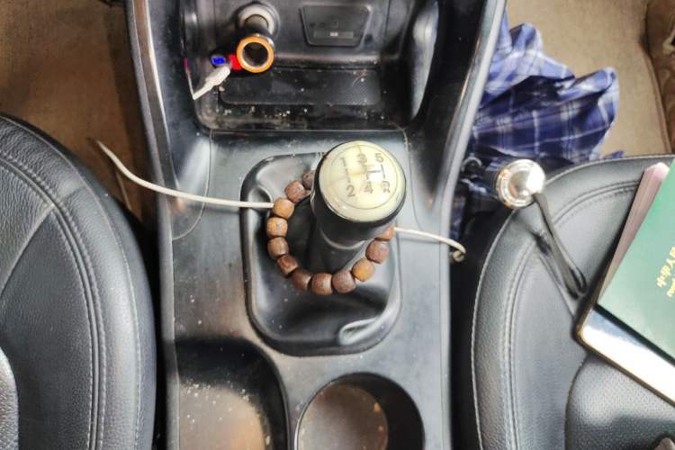 Used Hyundai ix35 2012 2.0L Manual Two-Wheel Drive New Edition GL Gear Lever
