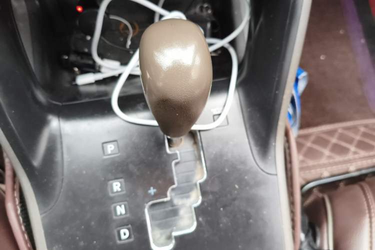 Used Hyundai ix35 2012 2.0L Automatic Two-Wheel Drive New Edition GL Gear Lever