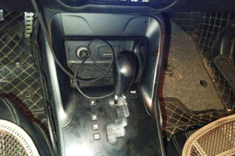 Used Hyundai ix35 2012 2.4L Automatic Two-Wheel Drive Prestige Edition GLS Gear Lever