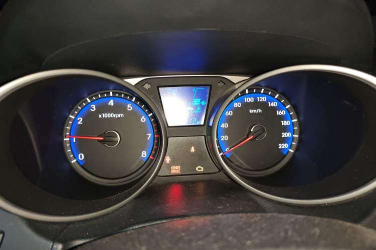 Used Hyundai ix35 2012 2.0L Manual Two-Wheel Drive New Edition GL Instrument Cluster