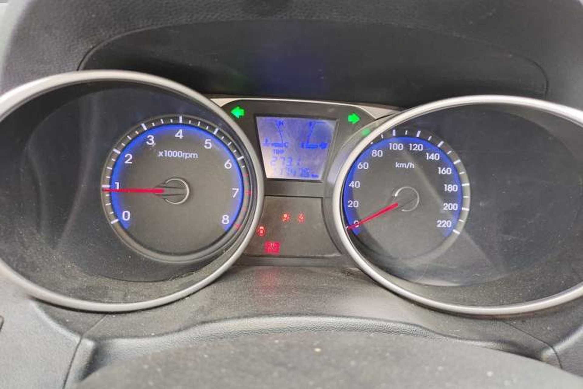 Used Hyundai ix35 2012 2.0L Manual Two-Wheel Drive New Edition GL Instrument Cluster