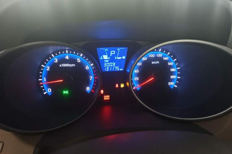 Used Hyundai ix35 2012 2.0L Automatic Two-Wheel Drive Elite Edition GLS Instrument Cluster