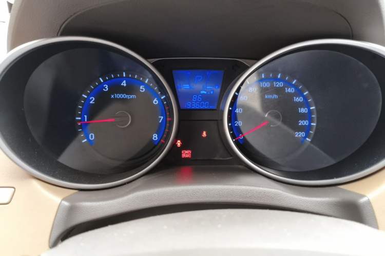 Used Hyundai ix35 2012 2.0L Automatic Two-Wheel Drive New Edition GL Instrument Cluster