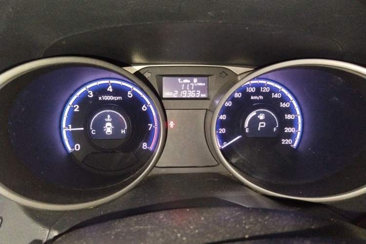 Used Hyundai ix35 2012 2.4L Automatic Two-Wheel Drive Prestige Edition GLS Instrument Cluster