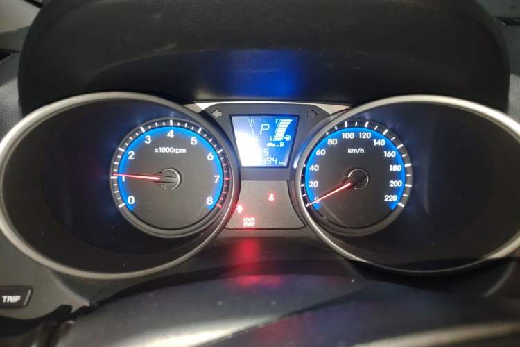 Used Hyundai ix35 2012 2.0L Automatic Two-Wheel Drive Elite Edition GLS Instrument Cluster