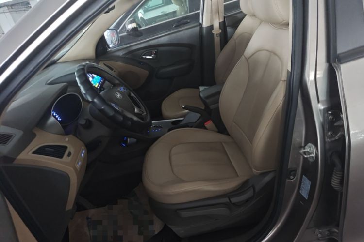Used Hyundai ix35 2012 2.0L Automatic Two-Wheel Drive Elite Edition GLS Left Front Seat