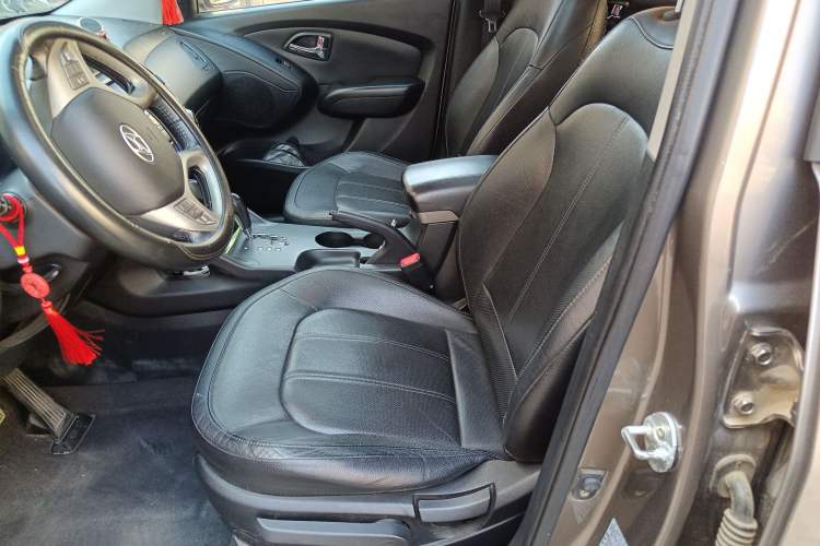Used Hyundai ix35 2012 2.0L Automatic Two-Wheel Drive Elite Edition GLS Left Front Seat
