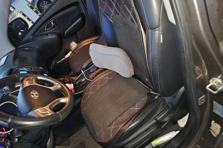 Used Hyundai ix35 2012 2.0L Automatic Two-Wheel Drive Elite Edition GLS Left Front Seat