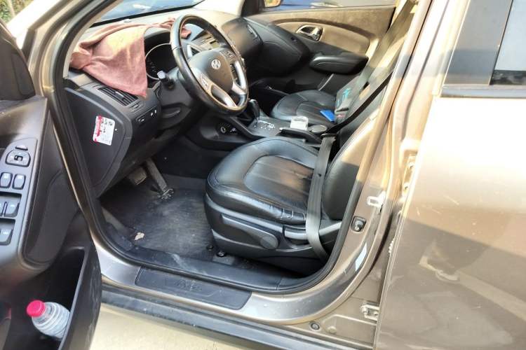 Used Hyundai ix35 2012 2.0L Automatic Two-Wheel Drive Elite Edition GLS Left Front Seat