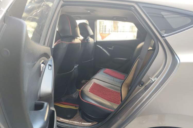 Used Hyundai ix35 2012 2.0L Automatic Two-Wheel Drive New Edition GL Left Rear Seat