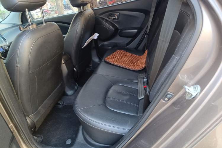 Used Hyundai ix35 2012 2.0L Automatic Two-Wheel Drive Elite Edition GLS Left Rear Seat