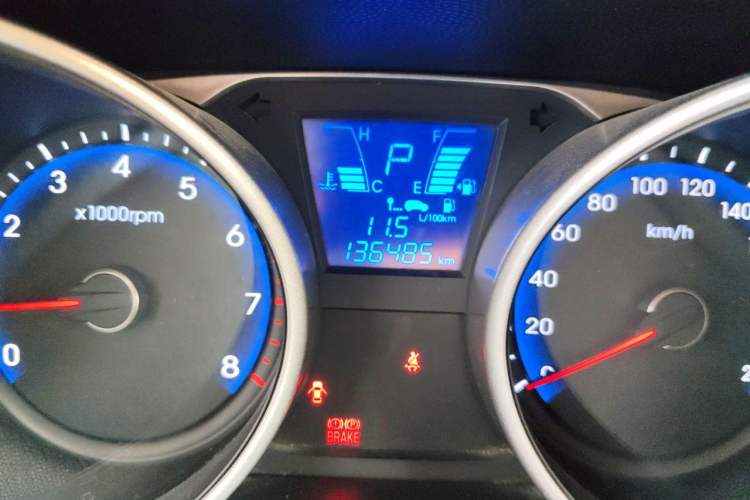 Used Hyundai ix35 2012 2.0L Automatic Two-Wheel Drive New Edition GL Odometer Close Up