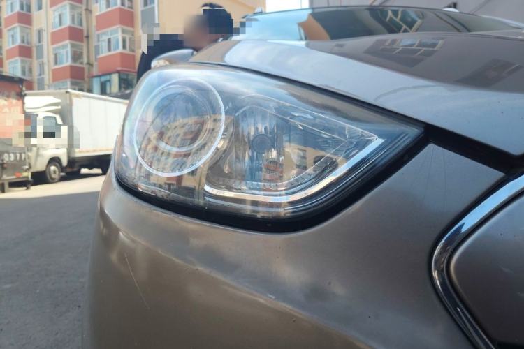 Used Hyundai ix35 2012 2.0L Automatic Two-Wheel Drive New Edition GL Right Front Headlight