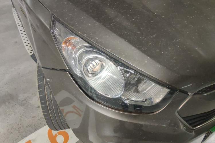 Used Hyundai ix35 2012 2.0L Automatic Two-Wheel Drive Elite Edition GLS Right Front Headlight