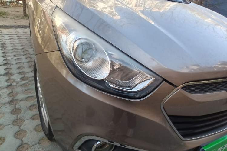 Used Hyundai ix35 2012 2.0L Automatic Two-Wheel Drive Elite Edition GLS Right Front Headlight