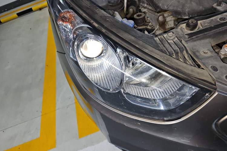 Used Hyundai ix35 2012 2.0L Automatic Two-Wheel Drive Elite Edition GLS Right Front Headlight