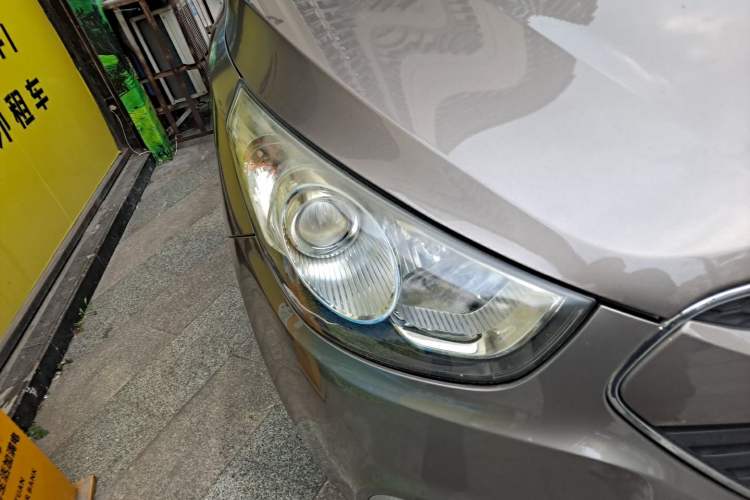 Used Hyundai ix35 2012 2.0L Automatic Two-Wheel Drive Elite Edition GLS Right Front Headlight