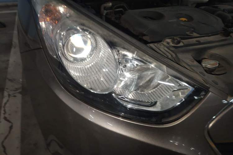 Used Hyundai ix35 2012 2.0L Automatic Two-Wheel Drive Elite Edition GLS Right Front Headlight
