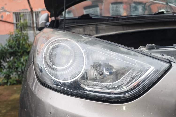 Used Hyundai ix35 2012 2.0L Automatic Two-Wheel Drive Elite Edition GLS Right Front Headlight